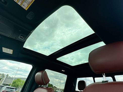 Used 2018 Ford F150 Platinum w/ Equipment Group 701A Luxury AWD/4WD image 11