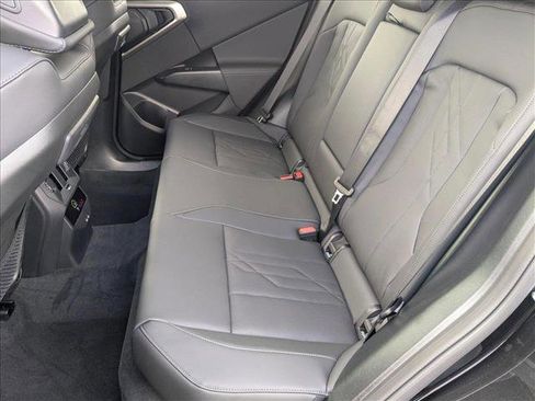 Used 2025 BMW X3 xDrive30i w/ Premium Package image 15