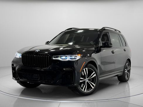 Used 2021 BMW X7 M50i image 2