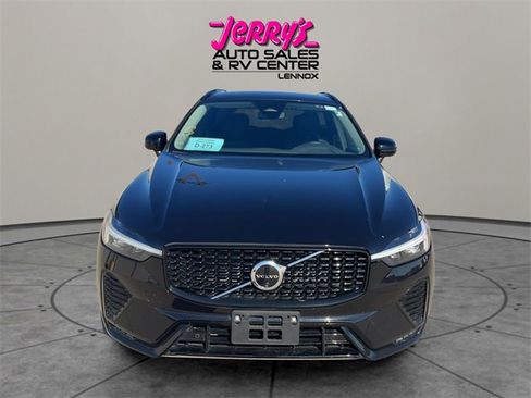 Used 2025 Volvo XC60 B5 Plus image 20