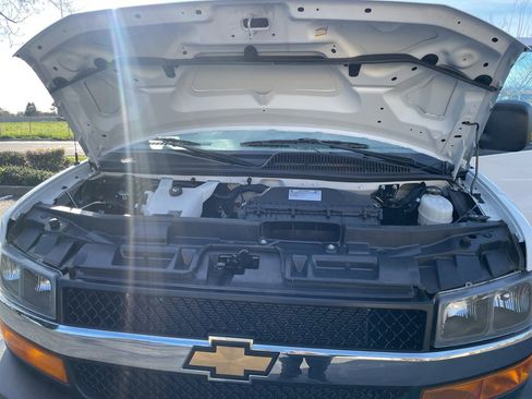 Used 2024 Chevrolet Express 2500 w/ Driver Convenience Package image 8