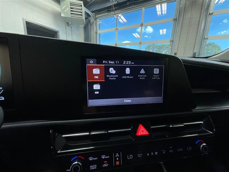 Used 2025 Kia Niro LX FWD image 18