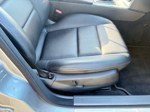 Used 2010 Mercedes-Benz C 300 Sedan image 34