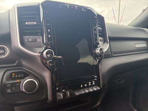 Used 2024 RAM 2500 Big Horn w/ Sport Appearance Package image 17