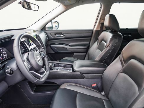 Used 2023 Nissan Pathfinder SL w/ Lighting Package (N92) image 23