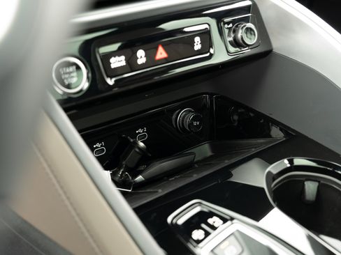 Certified 2025 Audi Q5 Premium w/ Convenience Package AWD/4WD image 14