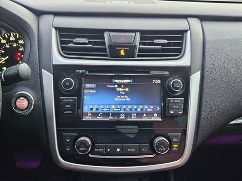 Used 2018 Nissan Altima 2.5 SL w/ 2.5 SL Technology Package FWD image 12