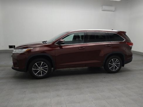 Used 2017 Toyota Highlander XLE image 2