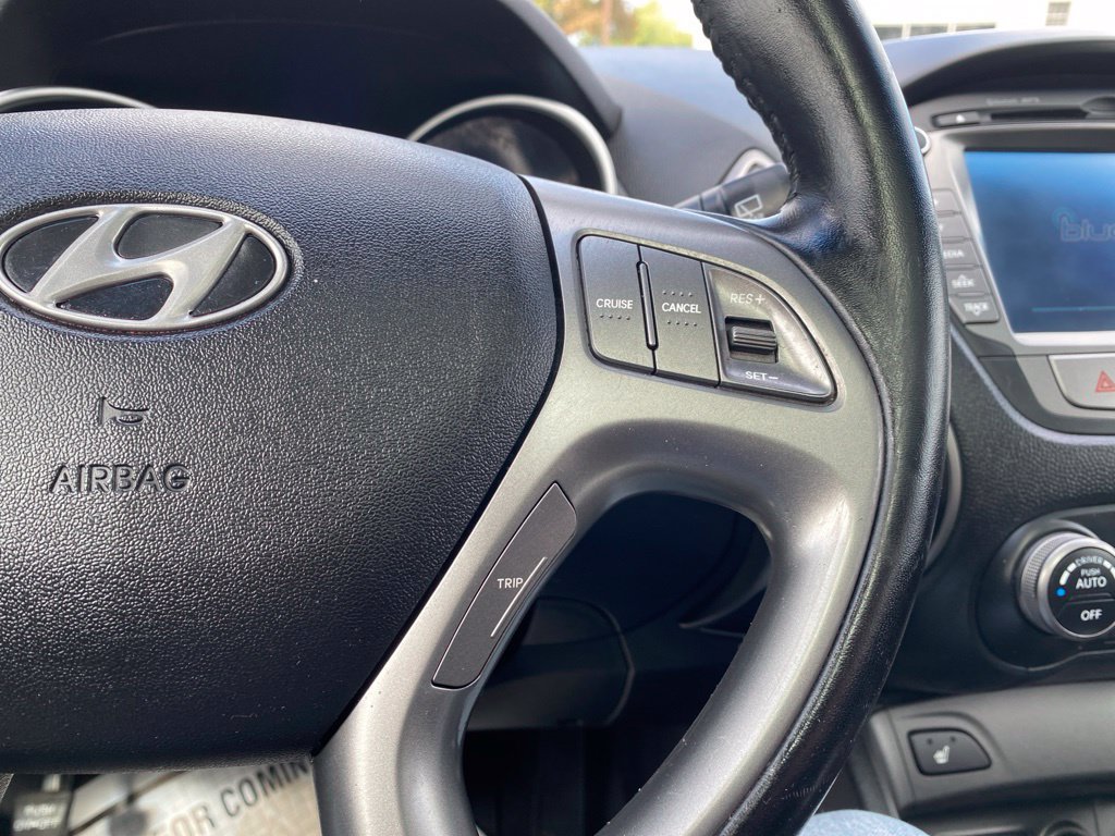 Used 2015 Hyundai Tucson Limited w/ Option Group 03 AWD/4WD image 17