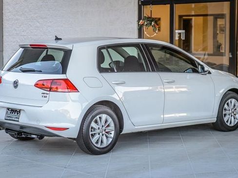 Used 2016 Volkswagen Golf S image 8