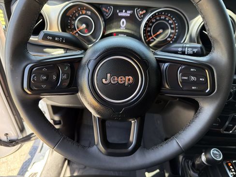 Used 2023 Jeep Gladiator Sport AWD/4WD image 25