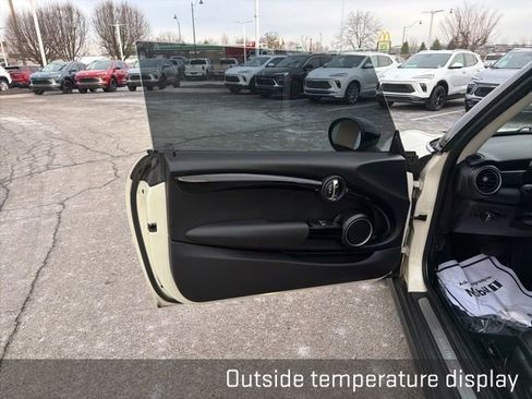 Used 2015 MINI Cooper S image 22
