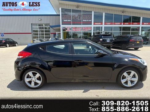 Used 2015 Hyundai Veloster FWD image 1