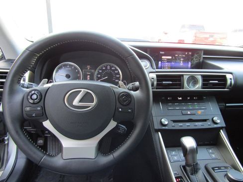 Used 2015 Lexus IS 250 4dr Sport Sdn AWD image 16