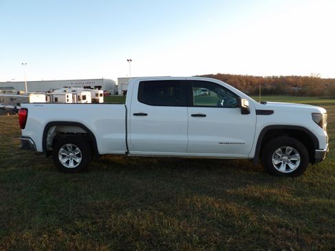 Used 2025 GMC Sierra 1500 Pro w/ Pro Value Package image 5
