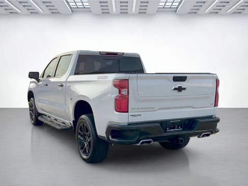 Used 2025 Chevrolet Silverado 1500 LT Trail Boss w/ Convenience Package II AWD/4WD image 5