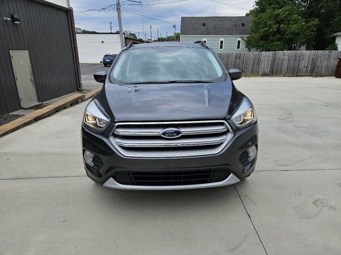 Used 2019 Ford Escape SEL image 2