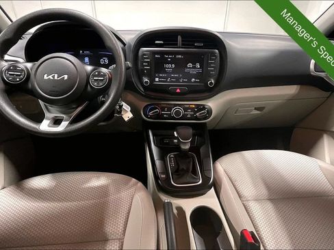 Used 2025 Kia Soul LX w/ LX Technology Package FWD image 18