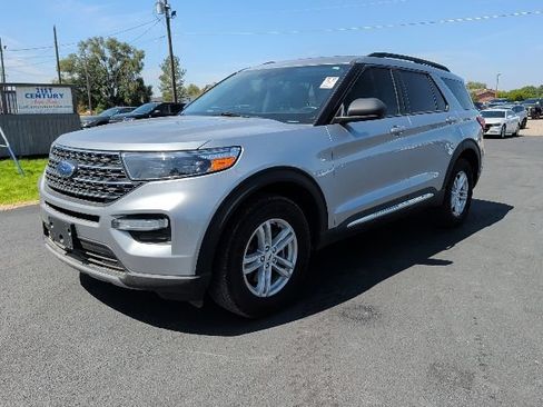 Used 2023 Ford Explorer XLT w/ Equipment Group 202A AWD/4WD image 1