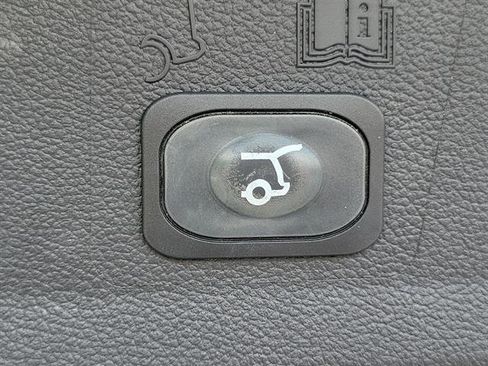 Used 2019 Ford Escape Titanium image 14