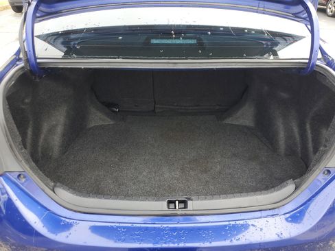 Used 2018 Toyota Corolla L image 9