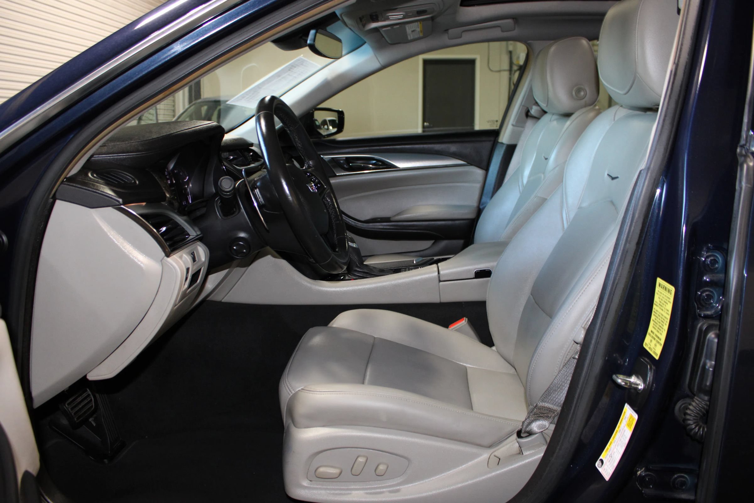 Used 2017 Cadillac CTS Luxury RWD image 9