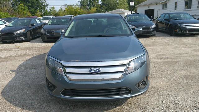 Used 2011 Ford Fusion SE FWD image 2