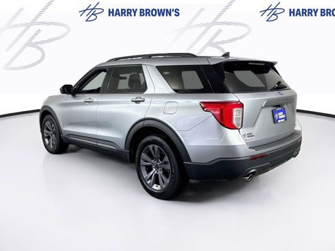 Used 2024 Ford Explorer XLT w/ Equipment Group 202A AWD/4WD image 30