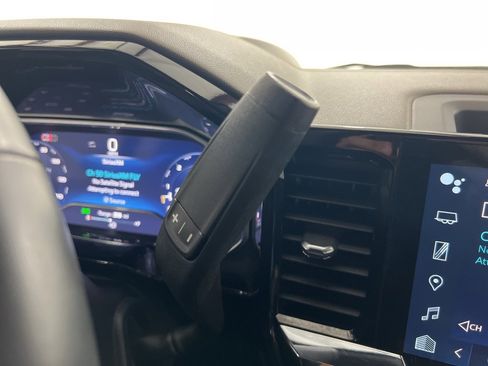 Used 2024 Chevrolet Silverado 2500 ZR2 w/ Technology Package image 14