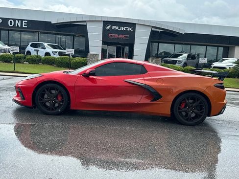Used 2021 Chevrolet Corvette Stingray Premium Conv w/ Z51 Performance Package RWD image 3