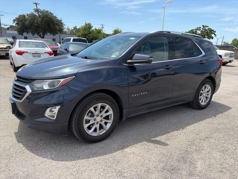 Used 2019 Chevrolet Equinox LT w/ Sun & Navigation Package FWD image 2