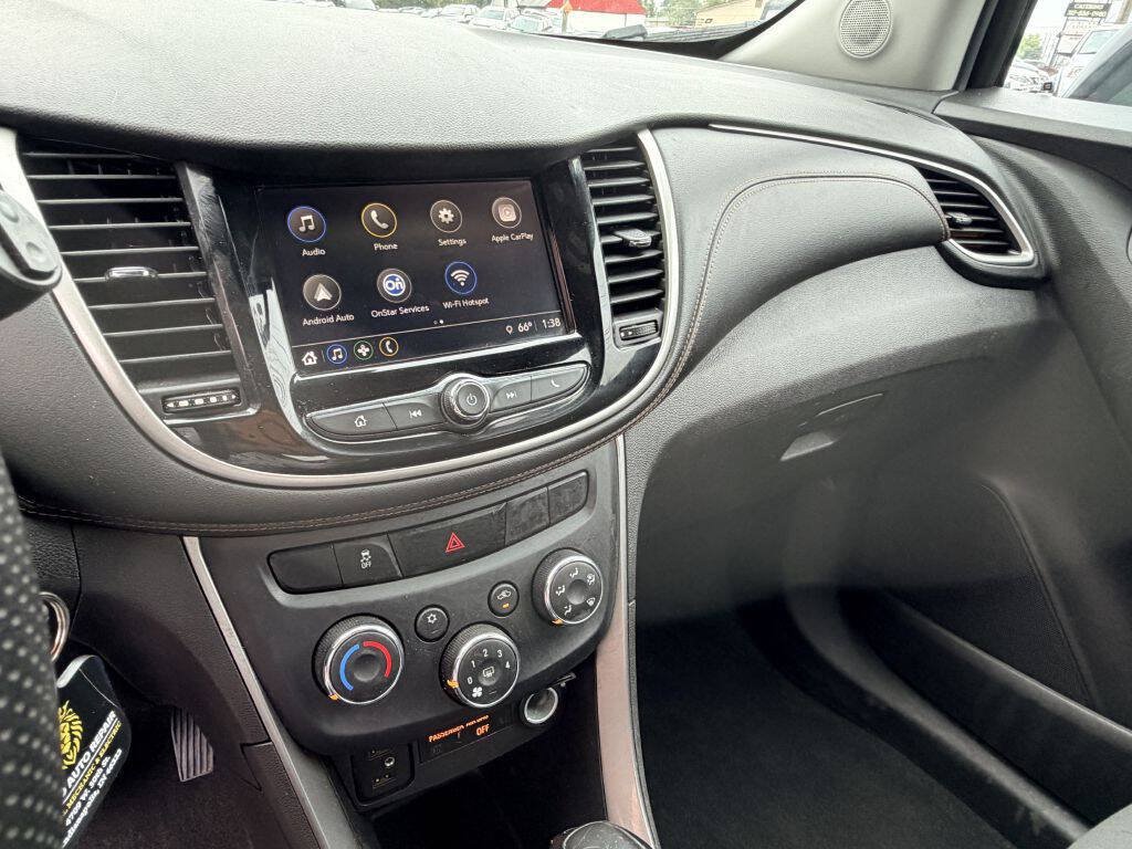 Used 2018 Chevrolet Trax LS AWD/4WD image 11