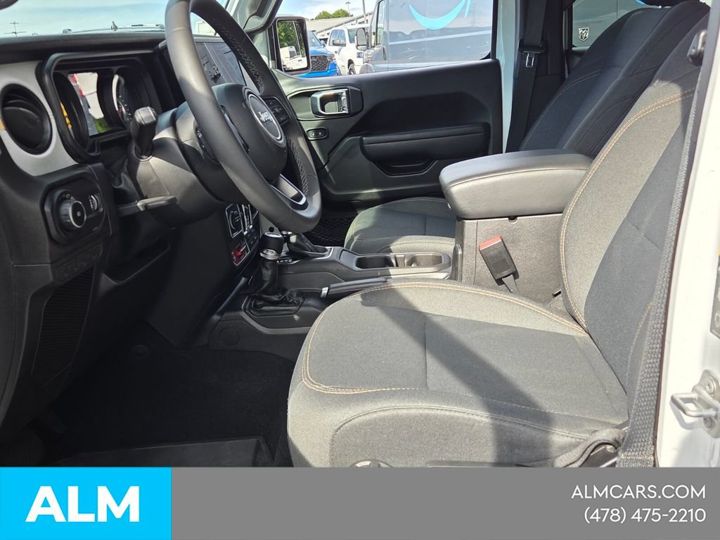 Used 2025 Jeep Wrangler Unlimited Sport AWD/4WD image 8