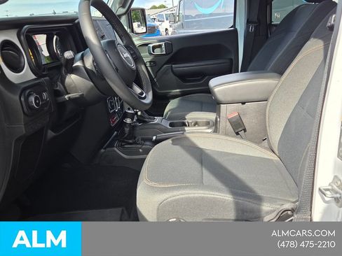 Used 2025 Jeep Wrangler Unlimited Sport AWD/4WD image 8