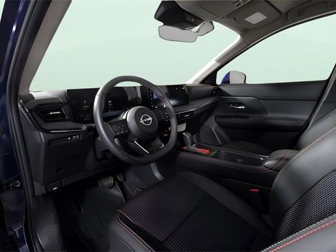 Used 2025 Nissan Kicks SR w/ Illumination Package image 11