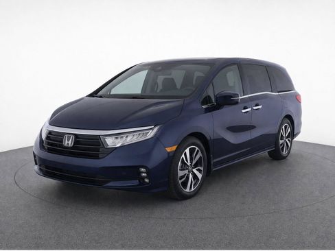 Used 2024 Honda Odyssey Touring image 2