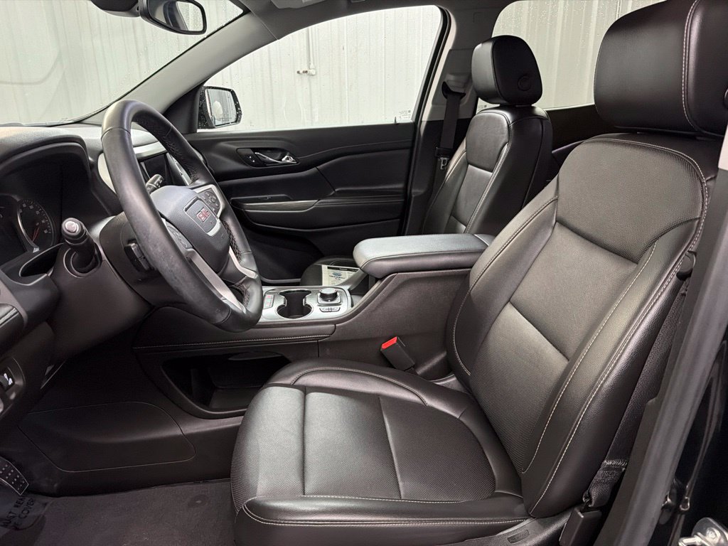 Used 2023 GMC Acadia SLT FWD image 9