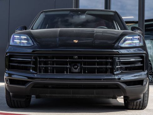 Certified 2026 Porsche Cayenne E-Hybrid Coupe AWD/4WD image 8