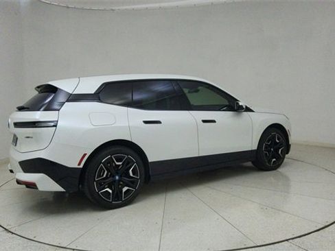 Used 2025 BMW iX xDrive50 image 68