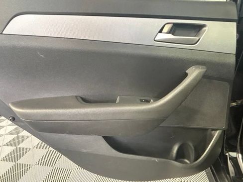 Used 2018 Hyundai Sonata SE FWD image 18