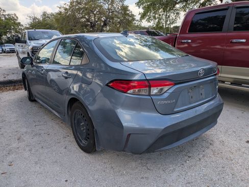 Used 2021 Toyota Corolla LE image 5