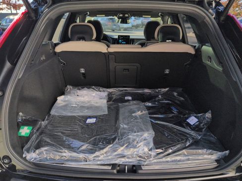 New 2026 Volvo XC60 B5 Plus w/ Protection Package Premier image 26