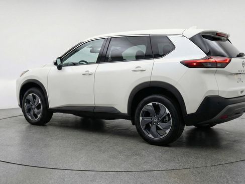 Used 2025 Nissan Rogue SV image 6