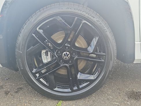 New 2026 Volkswagen Tiguan SE R-Line AWD/4WD image 32