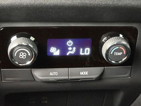 New 2026 Chevrolet Traverse LT image 26