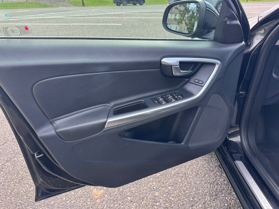 Used 2017 Volvo S60 T5 Inscription FWD image 11