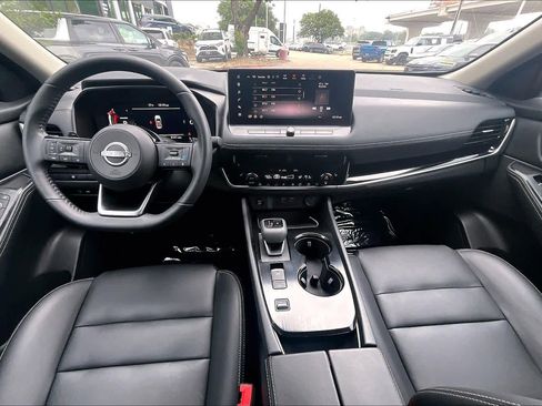 Used 2024 Nissan Rogue SL w/ SL Premium Package FWD image 16