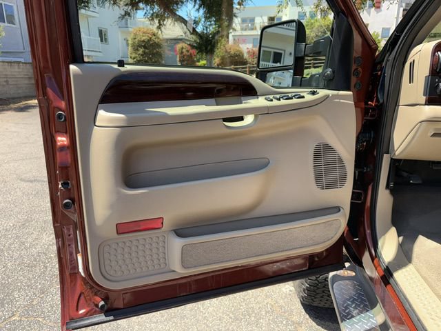 Used 2005 Ford F250 4x4 Crew Cab Super Duty image 39