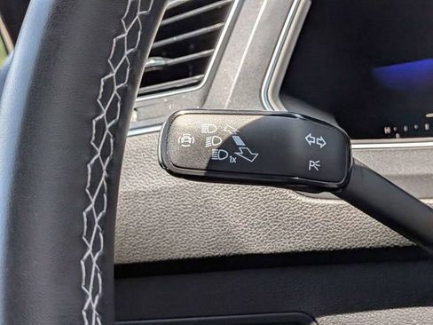 Certified 2022 Volkswagen Tiguan SE AWD/4WD image 32