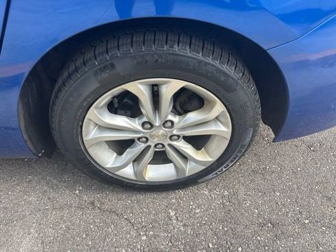 Used 2019 Chevrolet Cruze LT FWD image 11